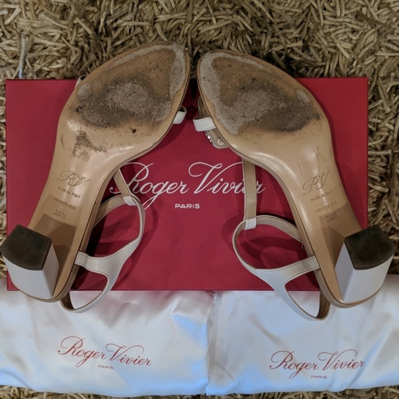 Roger Vivier t-strap sandals in ivory - Picture 6 of 8